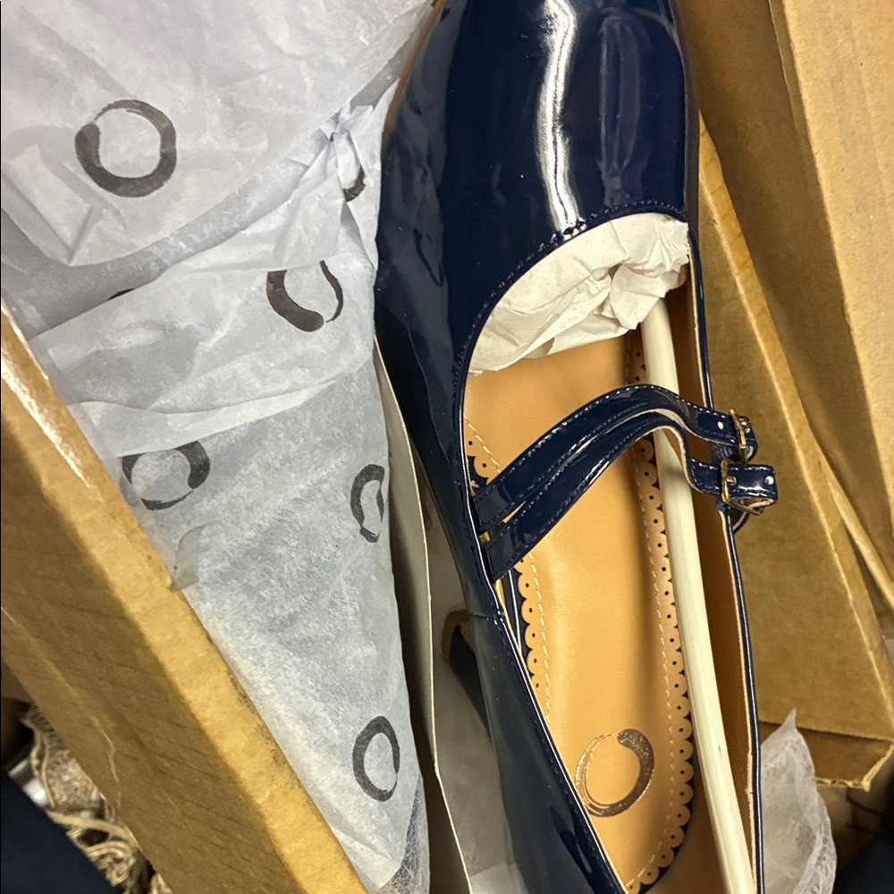 Elegant Navy Blue Women's Shoes journee collection built for comfort